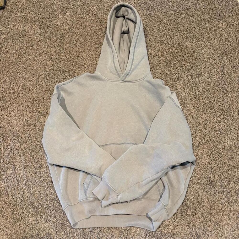 Hollister-co Men's Grey and Blue Sweatshirt